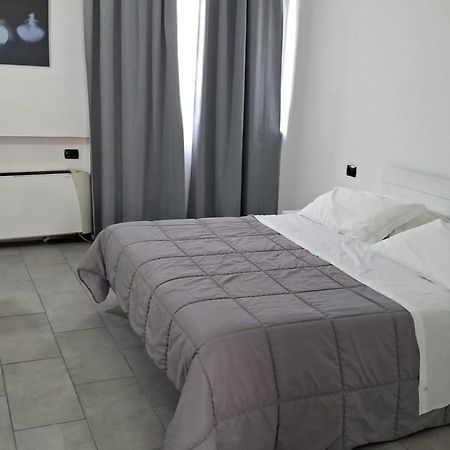 Hotel Quadrifoglio Castello di Cisterna Buitenkant foto