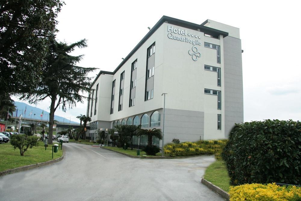 Hotel Quadrifoglio Castello di Cisterna Buitenkant foto