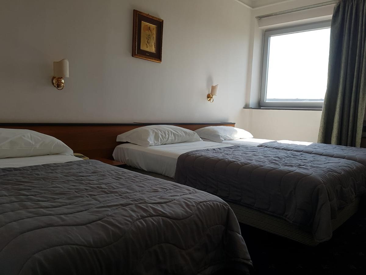 Hotel Quadrifoglio Castello di Cisterna Buitenkant foto